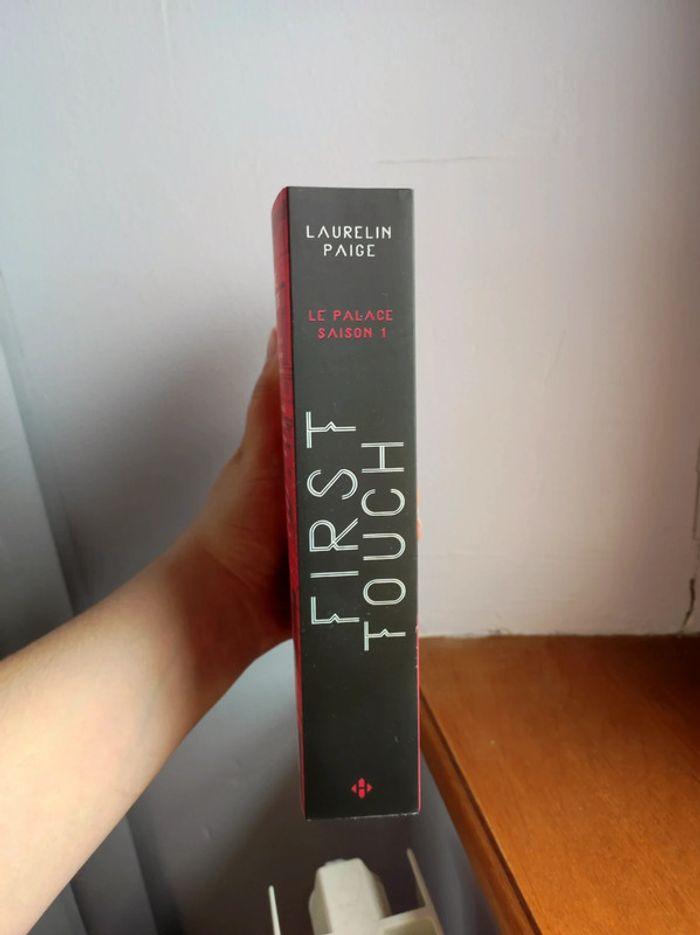 Livre "first touch" de Laurelin paige - photo numéro 3