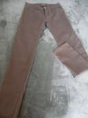 Beau pantalon, couleur marron, taille 38.