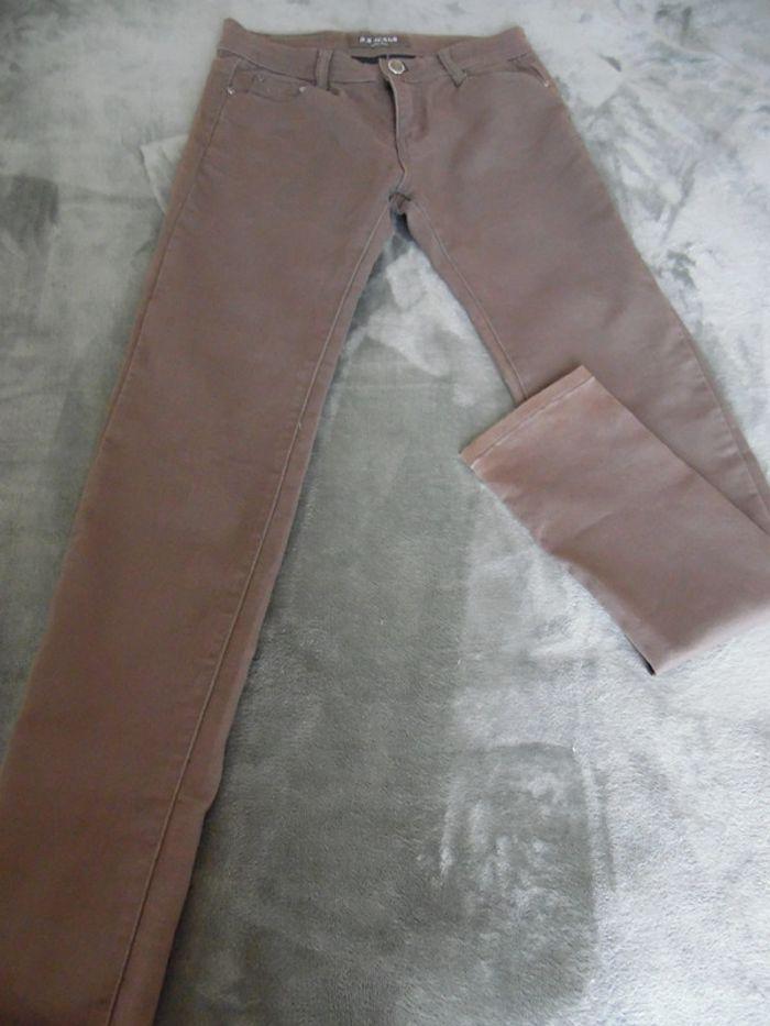 Beau pantalon, couleur marron, taille 38. - photo numéro 1