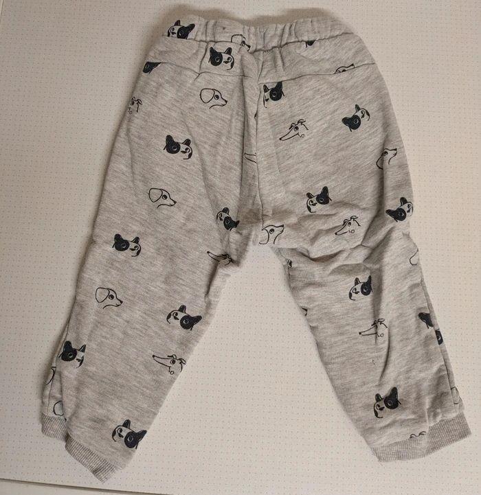 Pantalon jogging gris motif chien Taille 18 mois kiabi - photo numéro 2