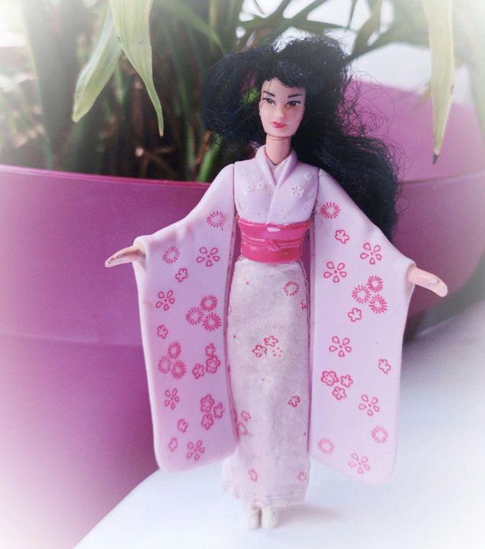 Barbie mini poupée doll mattel Japon japonaise chine chinoise rose pink vintage japanese happy McDo - photo numéro 1