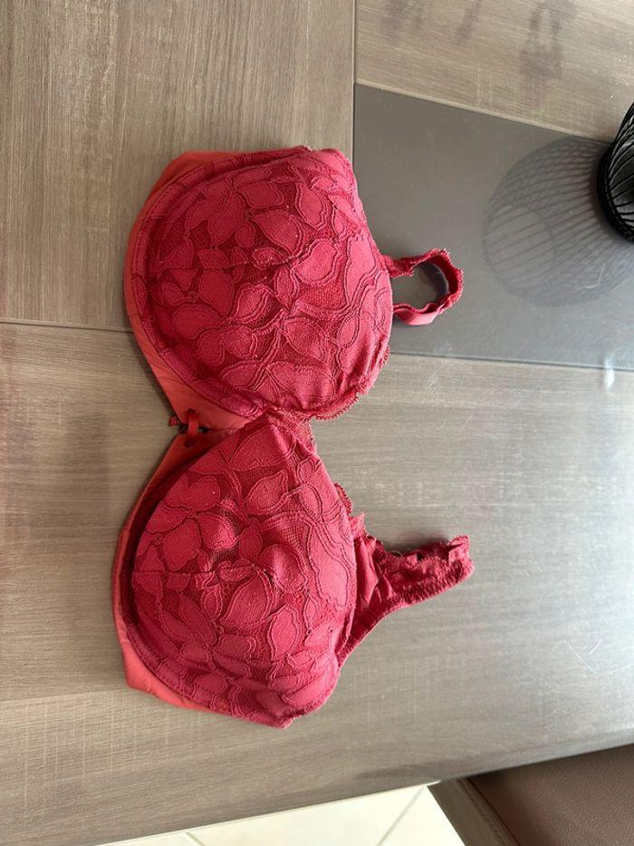 Soutien-gorge, rouge-gorge, taille 90E