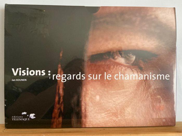 Grand Livre Visions : Regards sur le Chamanisme - photo numéro 1