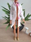 Vêtement docteur Barbie