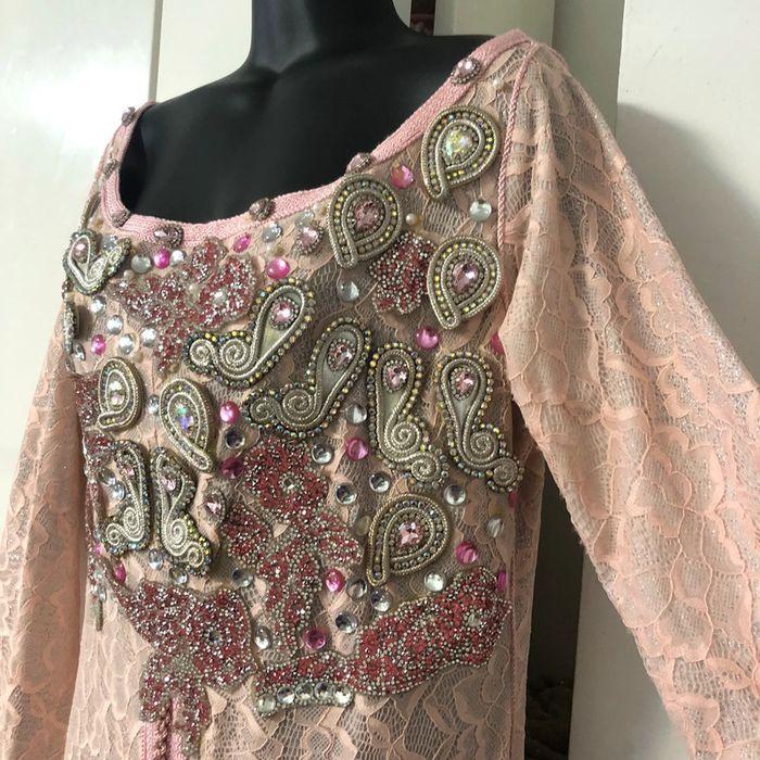 Caftan. Robe habillée. Tenue de fêtes Dentelle mariage.. Robe de fêtes élégantes . Taille M - photo numéro 3