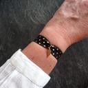 Bracelet ruban élastique noir, pois dorés et aile d'ange dorée B17