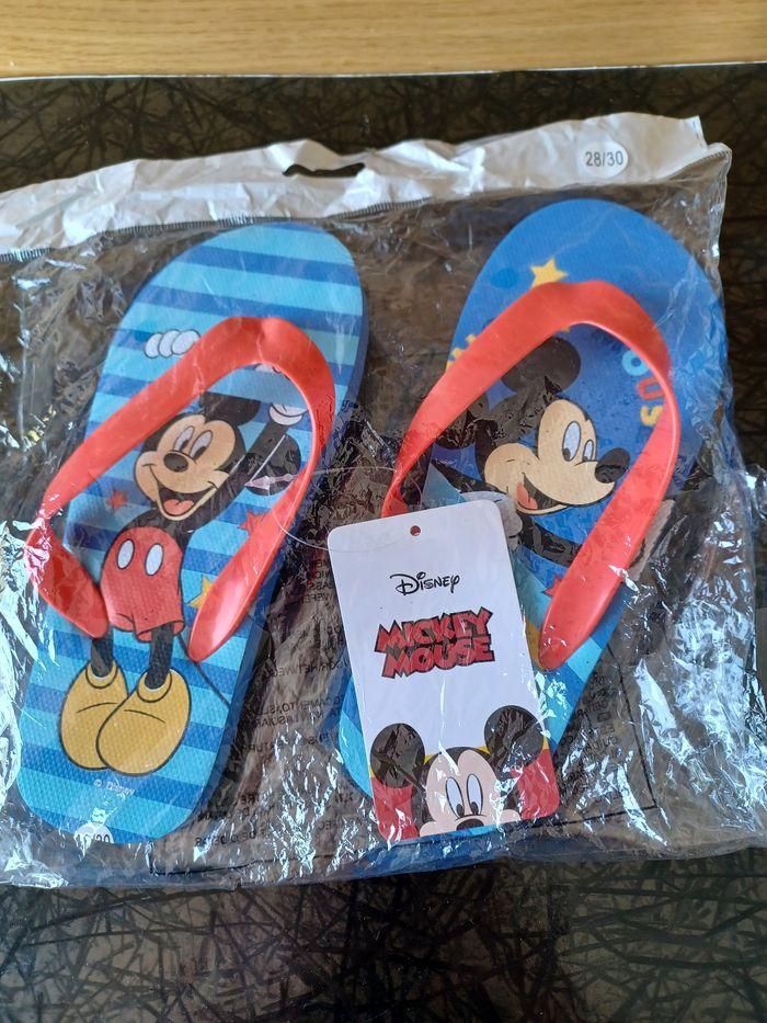 2 paires de tongs taille 28/30 motif Mickey - photo numéro 4