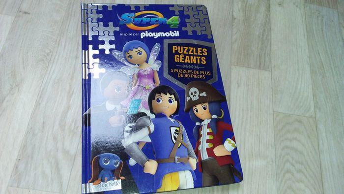 Livre neuf comprenant 5 puzzles géants des Super 4 - photo numéro 1