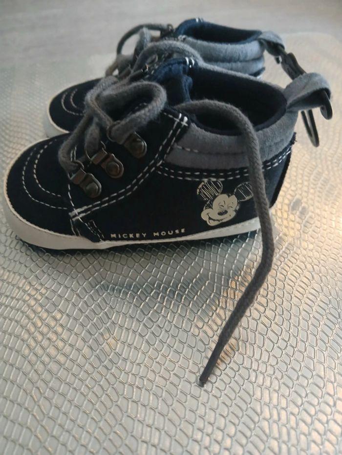 Chaussure Mickey 6/9 mois - photo numéro 1