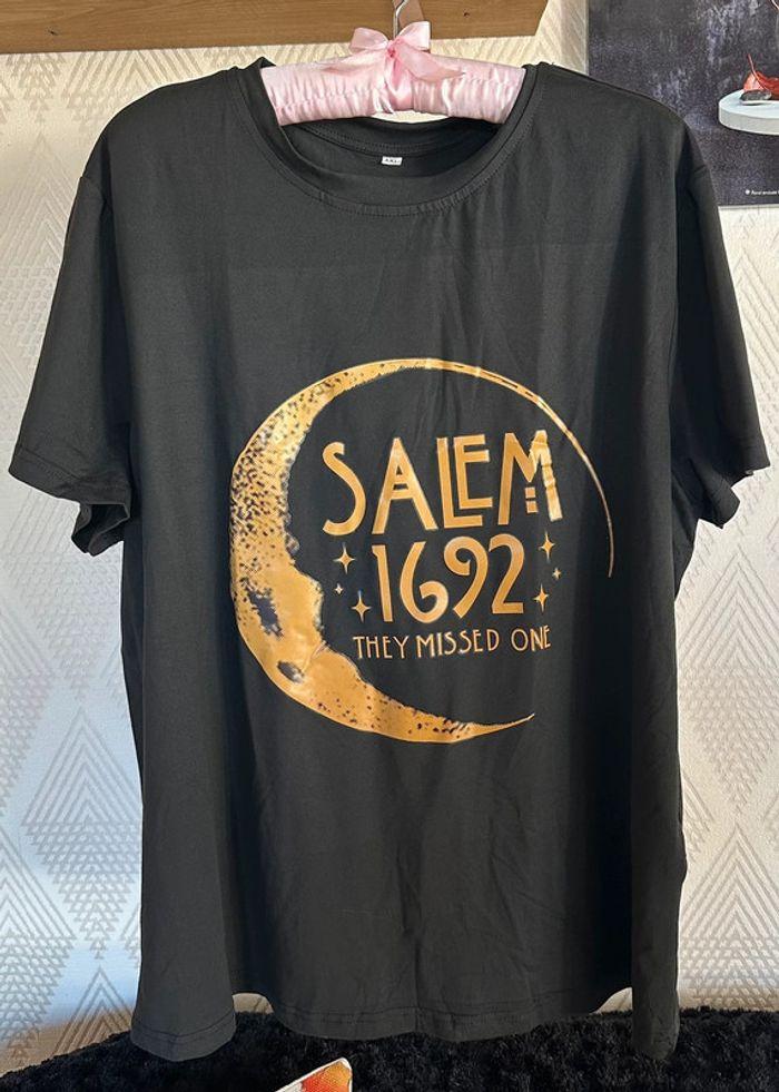 T shirt Salem - photo numéro 1