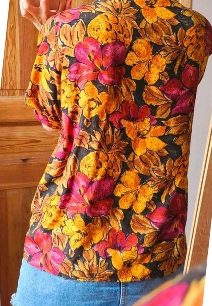 Blouse vintage colorée avec épaulettes - photo numéro 2