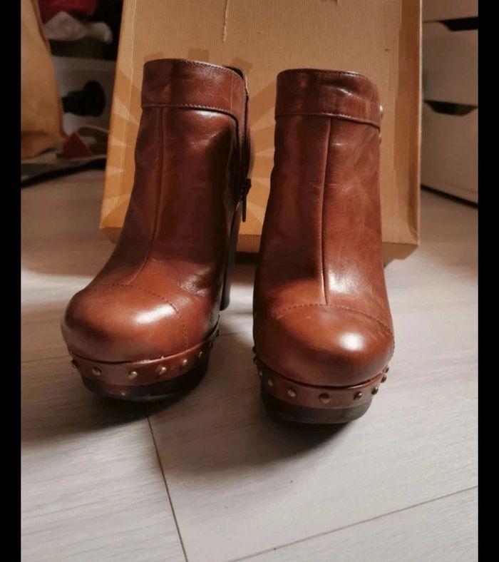 Chaussures bottines à talon marron UGG taille 39 avec sa boîte d'origine - photo numéro 4