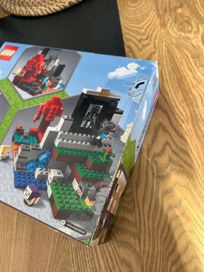 LEGO Minecraft 21172 Le portail en ruine - photo numéro 4