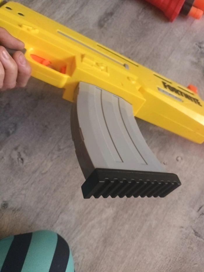 Scare nerf fortnite électronique vendu avec 10 balles - photo numéro 5