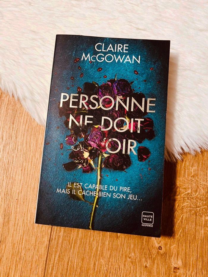 Livre Personne ne doit savoir - photo numéro 1