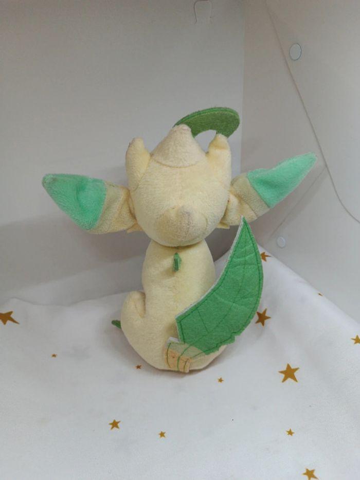 2017 center Poupée peluche doudou pokémon tomy officiel phyllali eevee evoli leafeon évolution - photo numéro 5