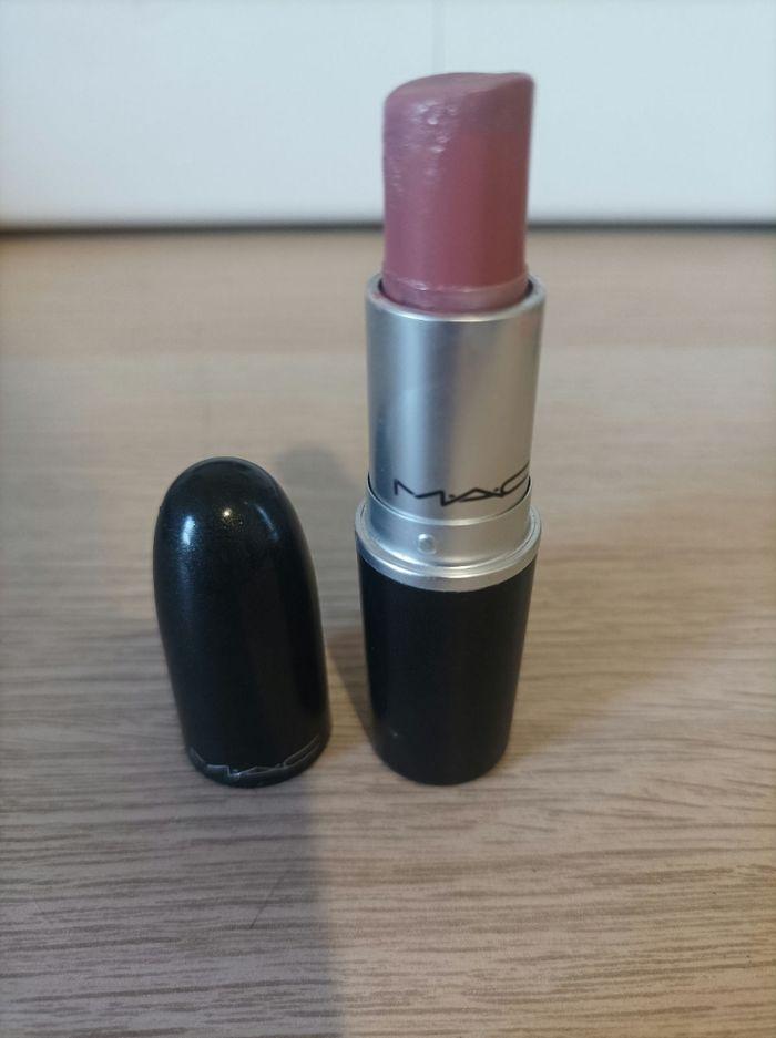 Rouge à lèvre Mac "Modesty" - photo numéro 1