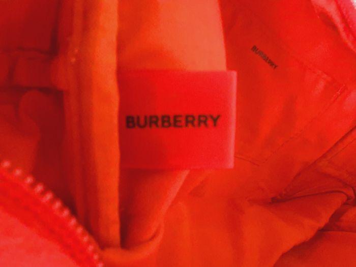 Trousse De Toilette "BURBERRY" en Toile Rouge  neuve sous blister. - photo numéro 5