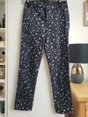 Pantalon chino noir fleuri