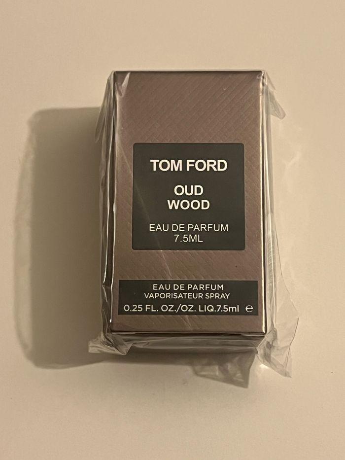 Parfum Tom Ford oud wood neuf sous blister 7,5ML - photo numéro 1