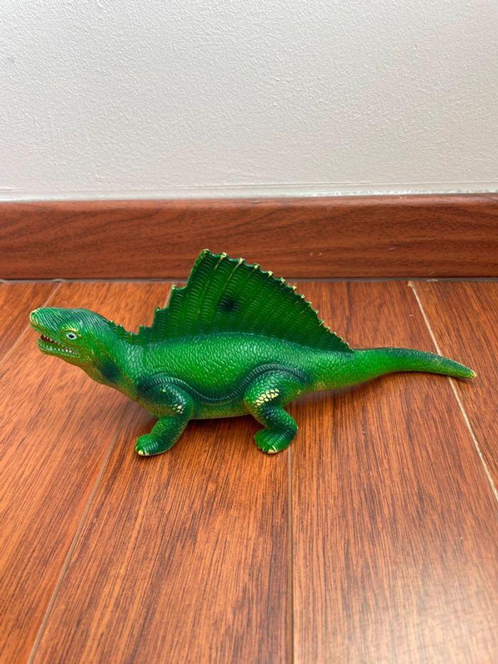 Figurine dinosaure dimetrodon vert - photo numéro 1