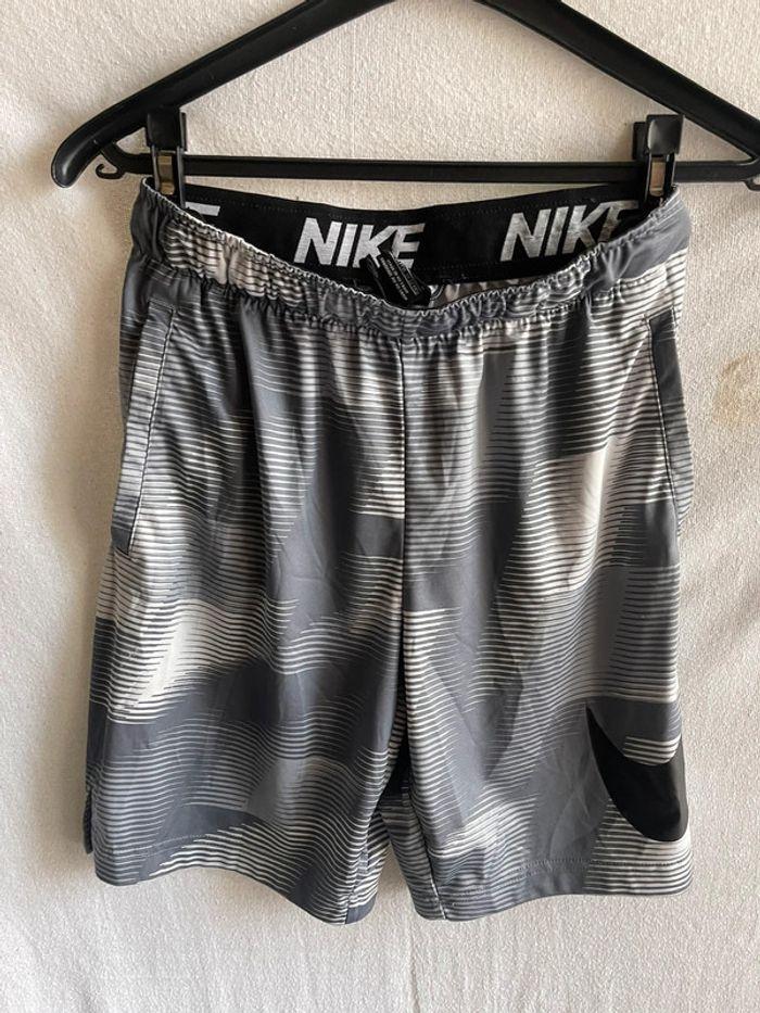 Short Nike - photo numéro 1