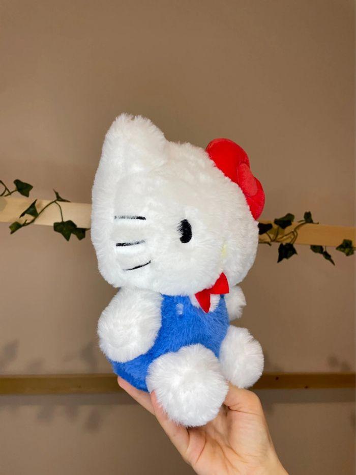 Peluche Hello Kitty 50ème anniversaire - photo numéro 7