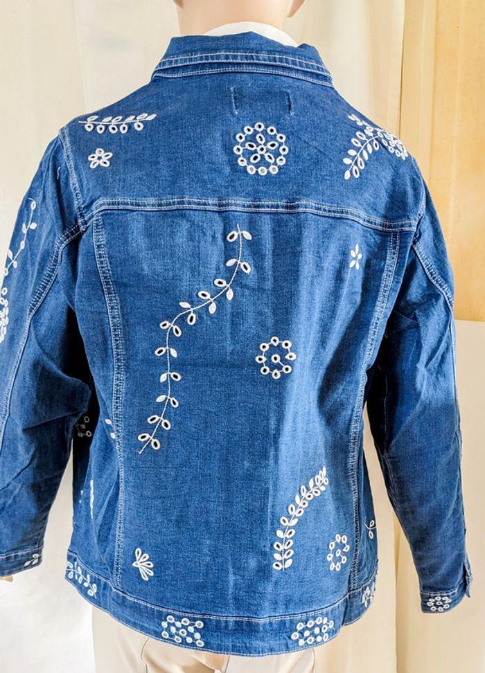 Veste en jean brodées fleurs Toscane taille 2/46 - photo numéro 3