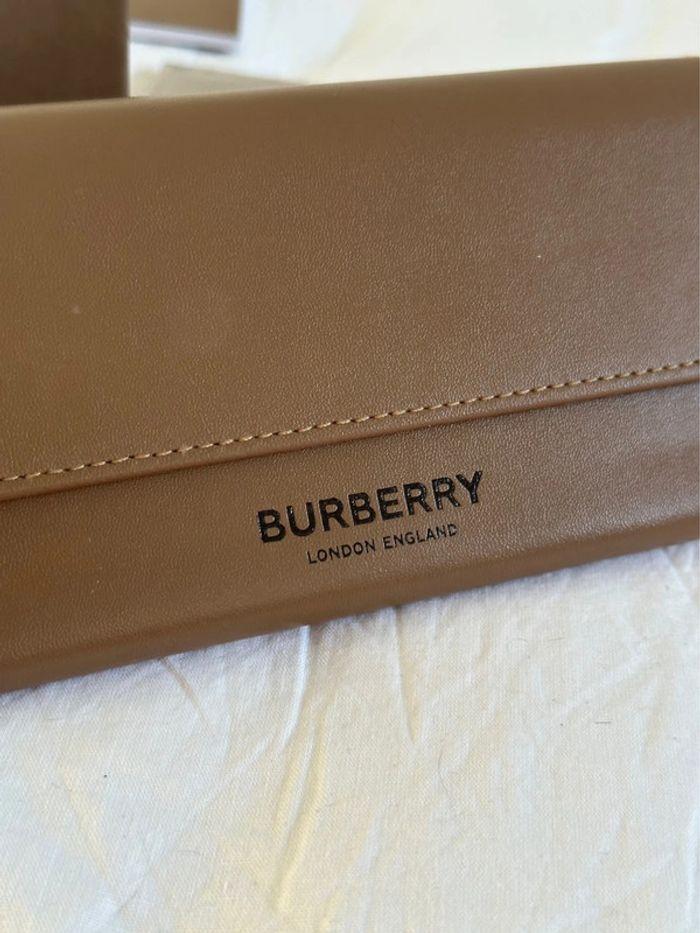 Boîte et étui à lunettes Burberry - photo numéro 2