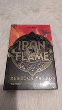 Livre Collector neuf " Iron Flame " de Rebecca Yarros (relié et Jaspage)