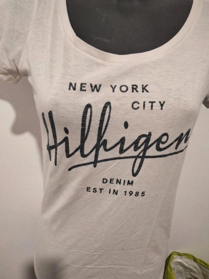 Magnifique tee shirt tommy Hilfiger taille M - photo numéro 2