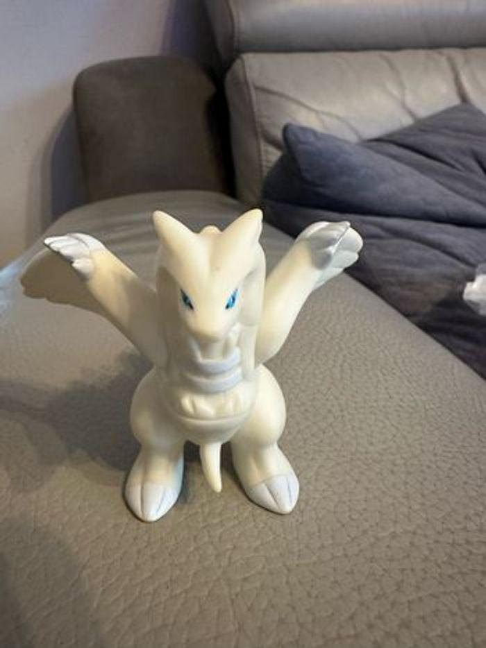 Figurine Pokémon officiel Reshiram - photo numéro 2