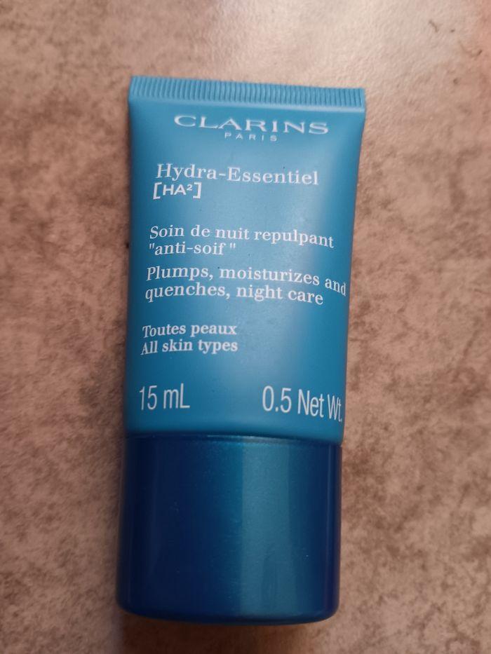 Lot de 3produit  clavins Creme  fraîcheur hydratante  my clarins  + hydra essentiels  soins de nuit  repulpant  anti soif  15m / sos primer booster déclat 10mll - photo numéro 3