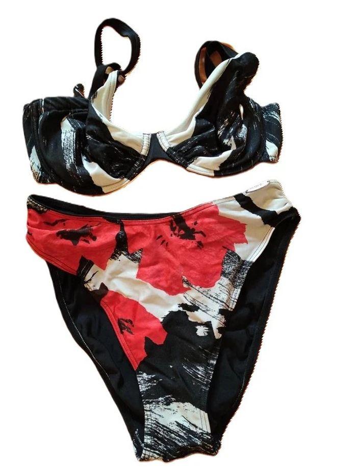 Lot Maillot de bain 2 pièces Sunflair noir rouge blanc Taille 38/40 - photo numéro 1