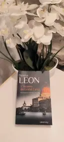 Livre L'inconnu Du Grand Canal par donna léon en tres bon etat