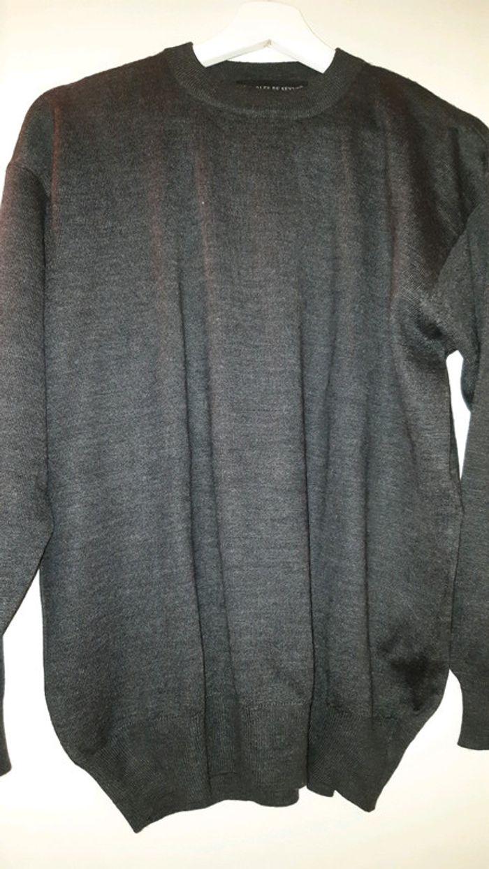 Pull gris foncé - photo numéro 2