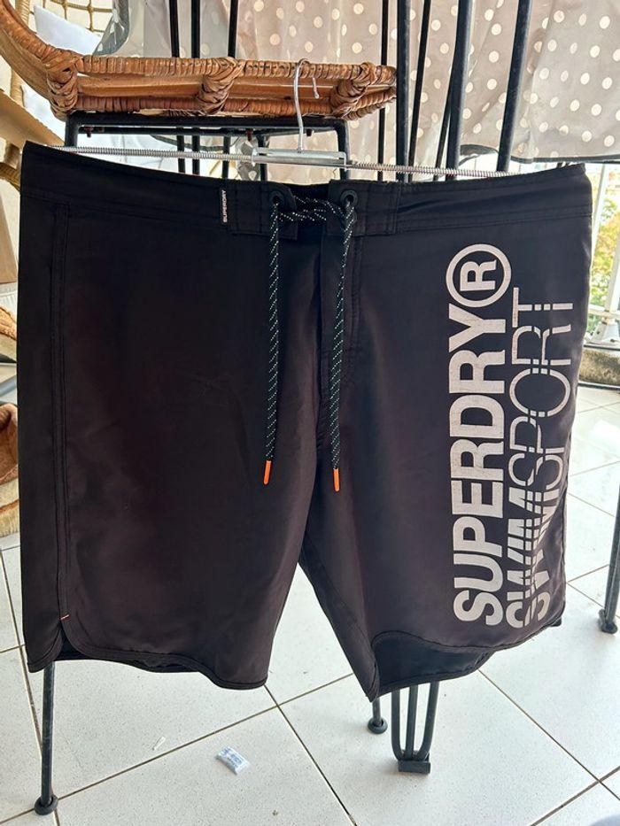 Short Superdry Taille XL - photo numéro 1