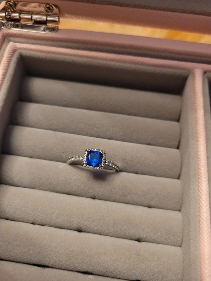 Bague Halo Bleu Carré Scintillant pandora taille 54 - photo numéro 5