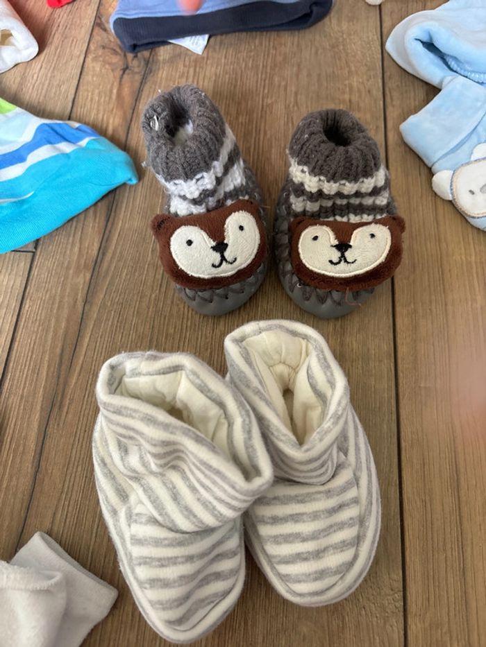 Lot bonnets/chaussons/chaussettes (13 à 15) - photo numéro 10