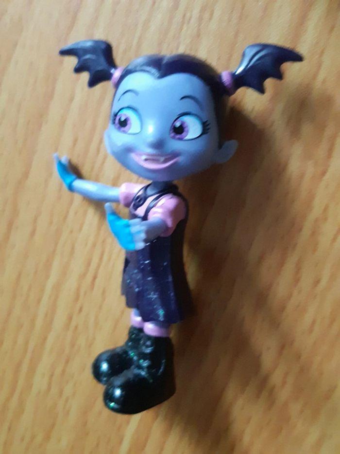 2 Figurines Vampirina - photo numéro 6