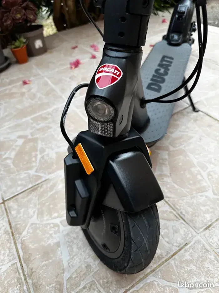 Trottinette électrique Ducati 2 Pro Plus - photo numéro 3