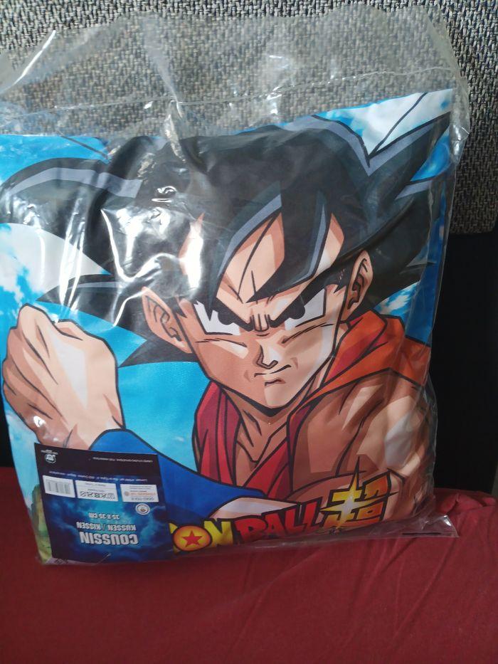 Coussin dragonballz - photo numéro 1