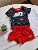 Ensemble nike