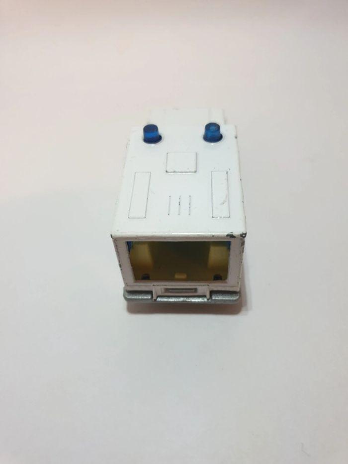 Matchbox 41, Ambulance de 1977, 1/64 - photo numéro 8