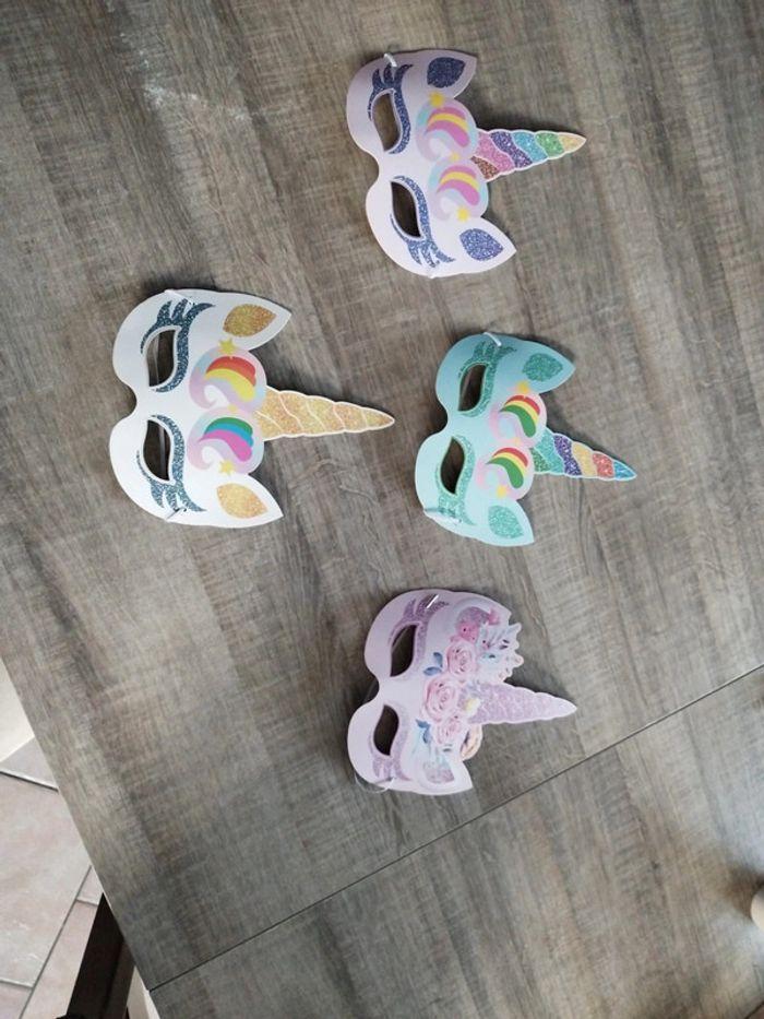 4 masques licorne - photo numéro 1