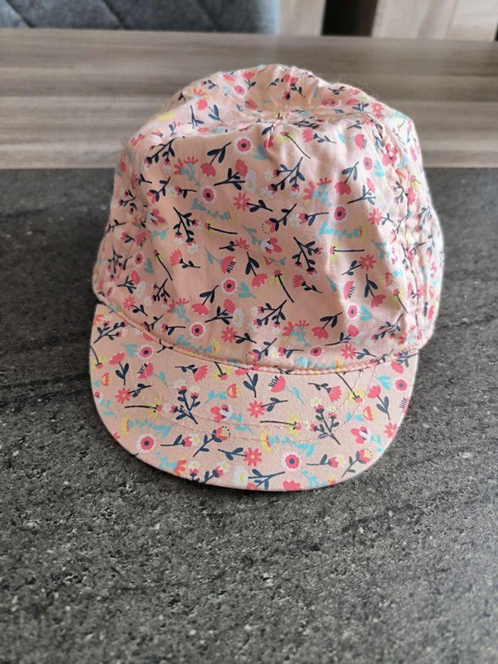 Casquette fleurie - photo numéro 1