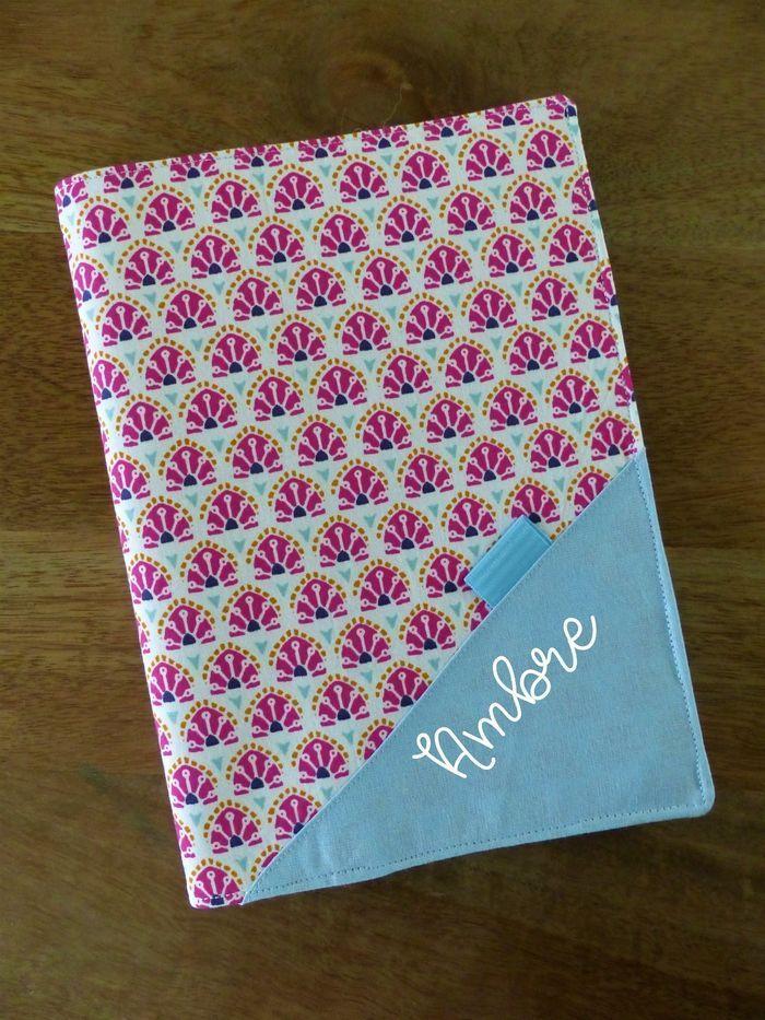 Protège-carnet de santé géométrique rose - photo numéro 1