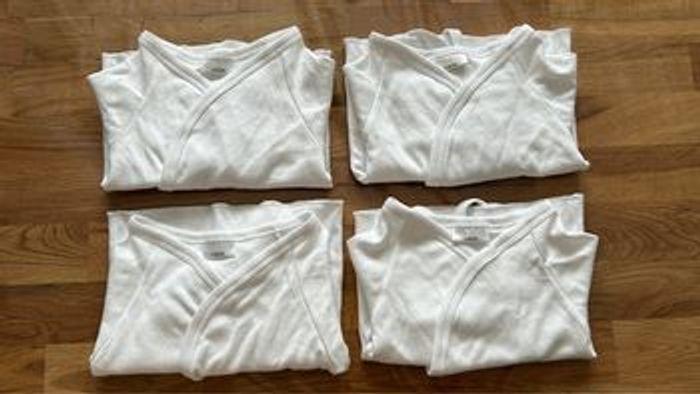 Lot de 4 brassières Neuves 6 mois - photo numéro 1