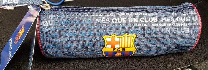 Trousse scolaire du club de foot du FC Barcelone. Neuve - photo numéro 2