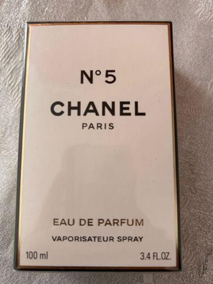 Eau de parfum - photo numéro 1